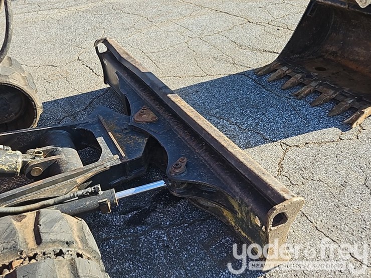 2016-kubota-kx057-4-image-34