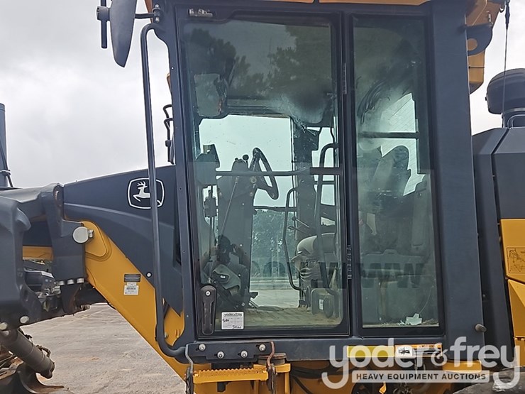 2019-deere-670g-image-36
