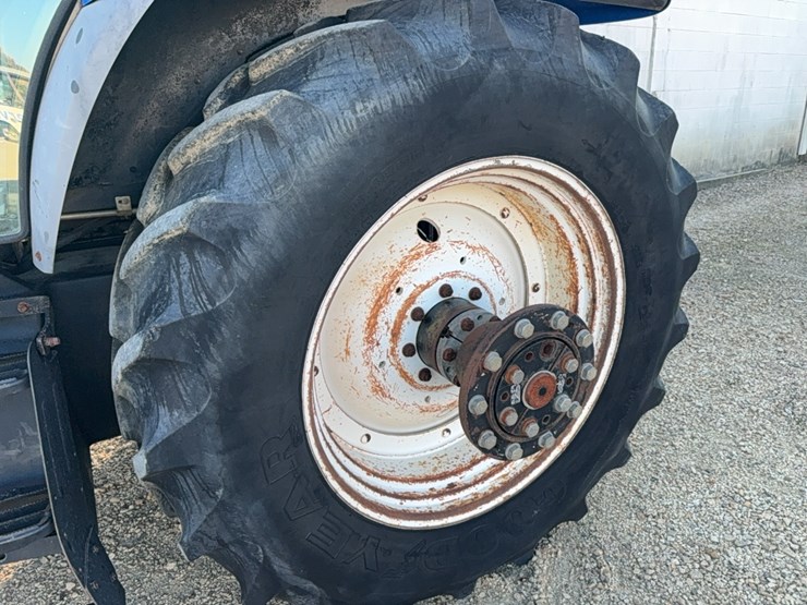 new-holland-t6070-image-33