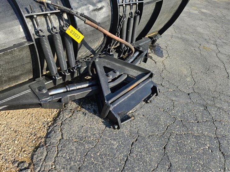 #3023-•-bonnell-10'-one-way-snow-plow-image-12