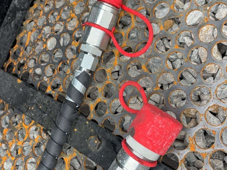 skid-steer-vibrating-bucket-image-8