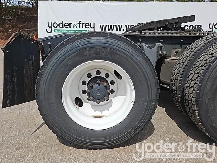 2017-international-8600-image-9