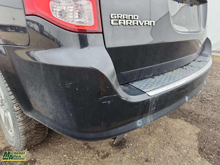 2016-dodge-grand-caravan-crew-image-39