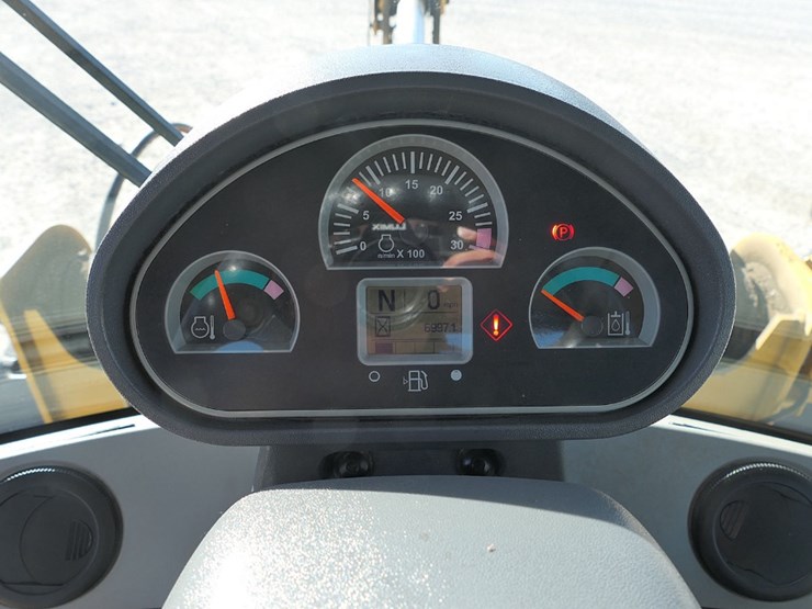 2014-caterpillar-930k-image-43