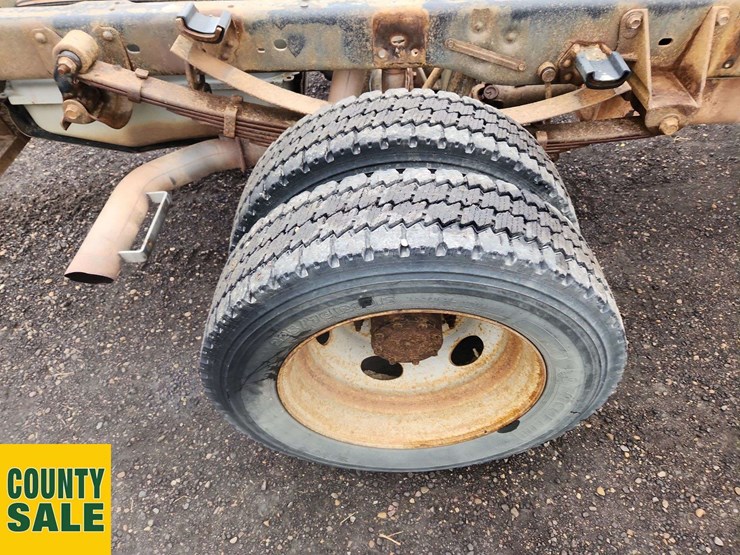 2013-ford-f550-image-33