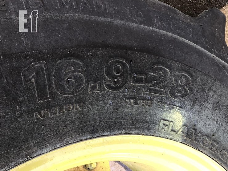 1981-john-deere-2240-image-17