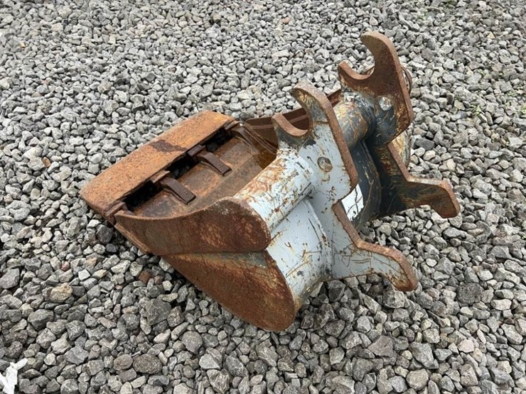 john-deere-24-image-4