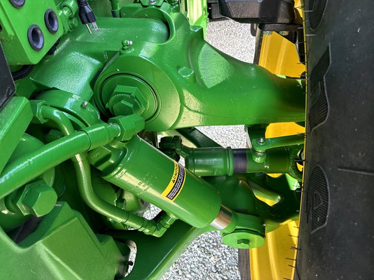 2023-john-deere-8r-370-image-51