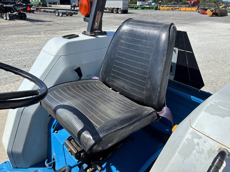 new-holland-2120-image-65