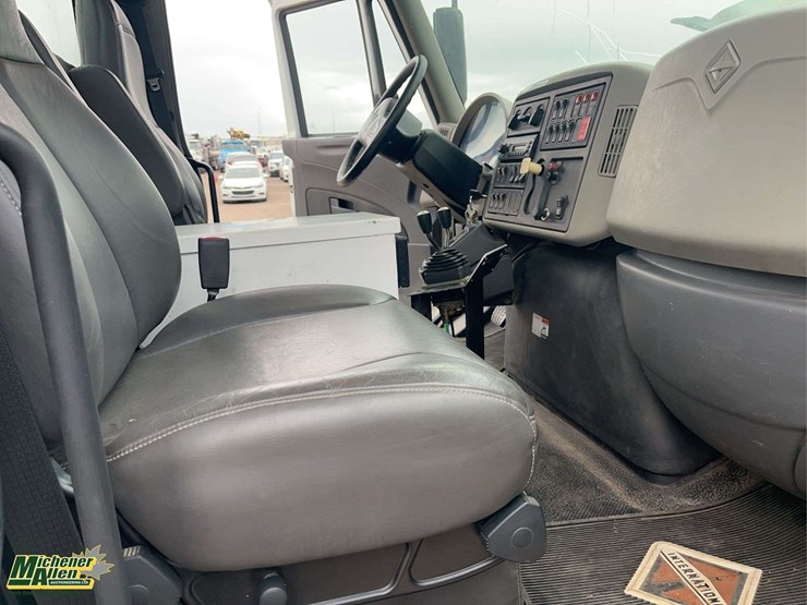 2010-international-durastar-4400-image-15