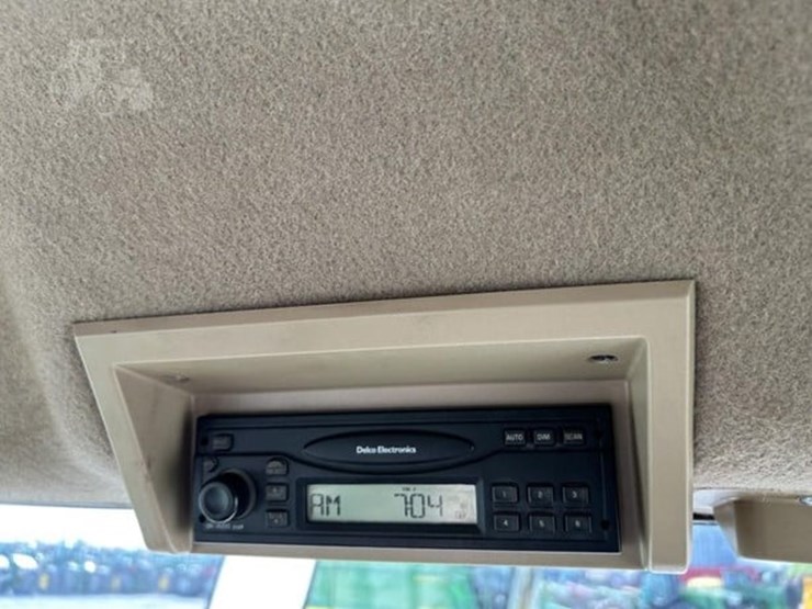 2004-john-deere-9620-image-40