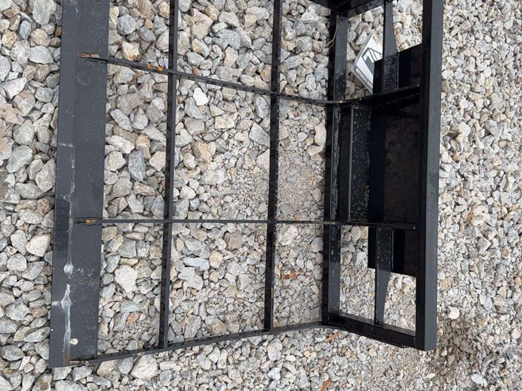 mini-skid-steer-land-leveler-image-3