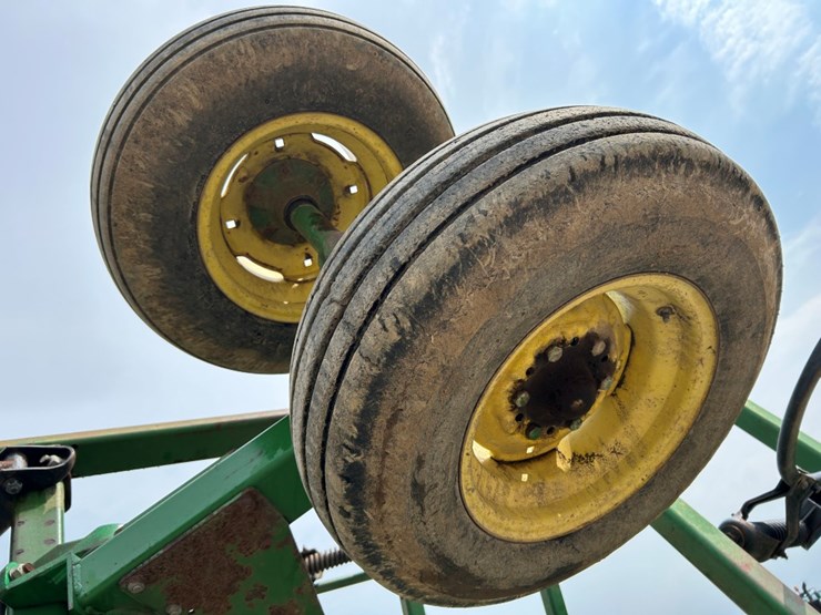 2002-john-deere-2400-image-34