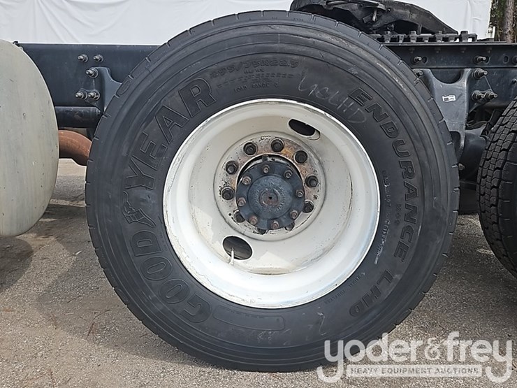 2017-international-8600-image-9