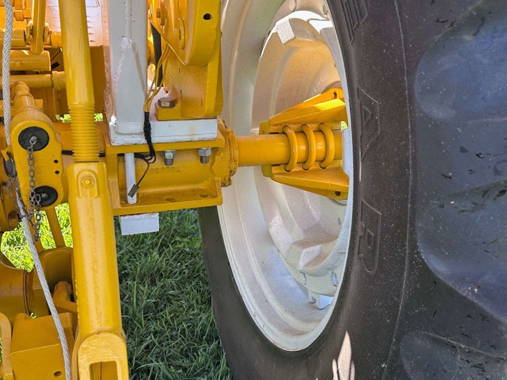 minneapolis-moline-g750-image-30