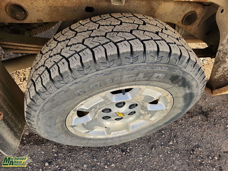 2011-chevrolet-silverado-1500-lt-image-32