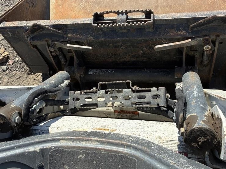 2019-bobcat-s570-image-8