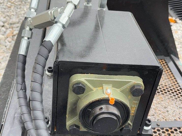 skid-steer-vibrating-bucket-image-6