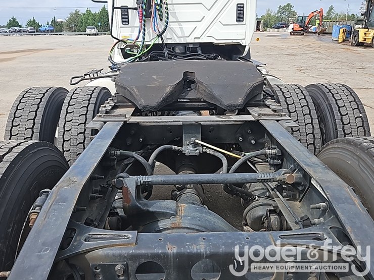 2017-international-8600-image-27