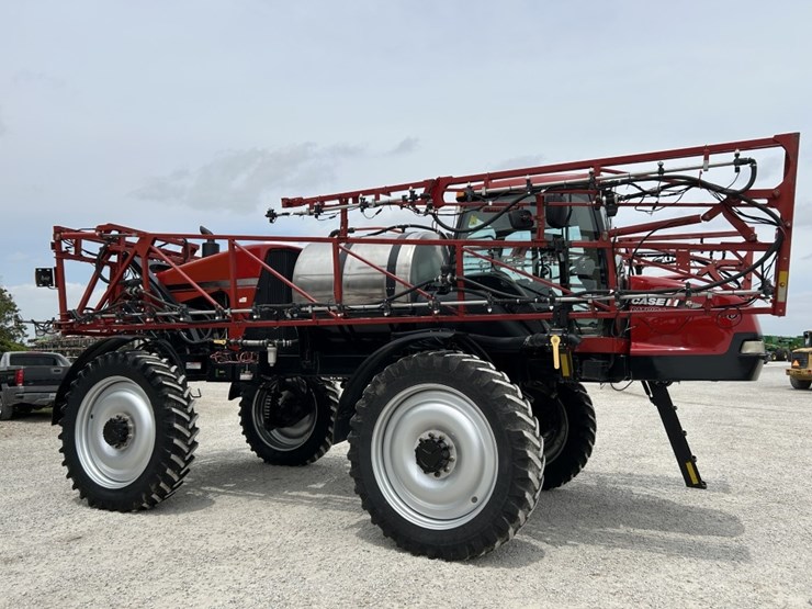 2014-case-ih-3200b-image-1