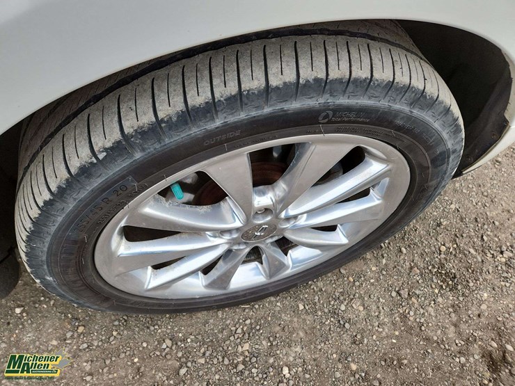 2012-lincoln-mkt-image-35