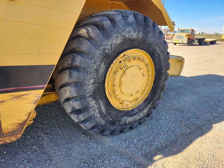 1980-caterpillar-627b-push-pull-scraper-image-69