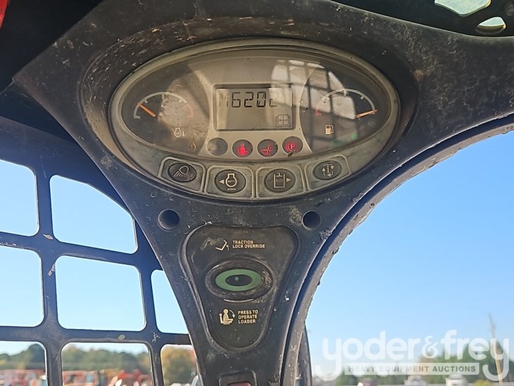 2016-bobcat-t870-image-25