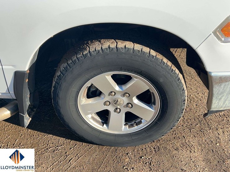 2011-ram-1500-slt-image-25