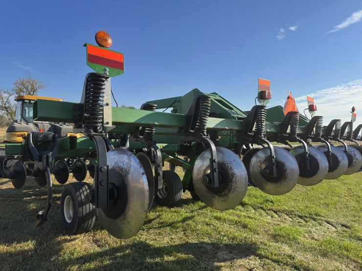 john-deere-2700-image-13