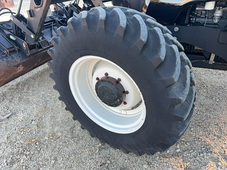 new-holland-t6070-image-24