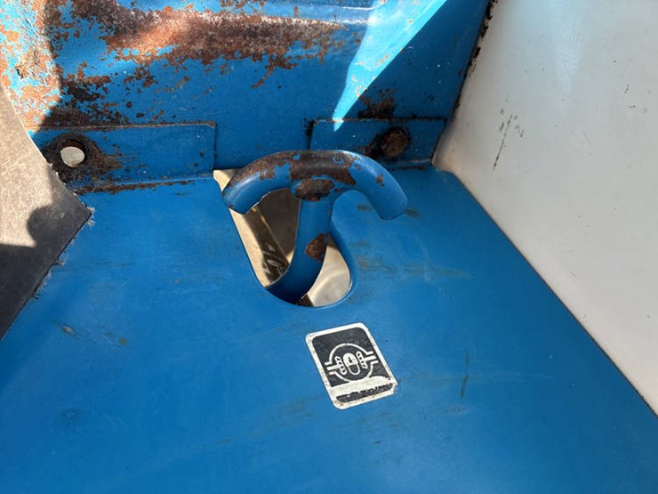 new-holland-2120-image-83