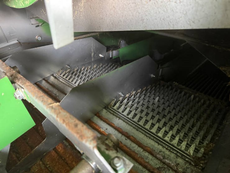 2005-john-deere-9560-sts-image-71