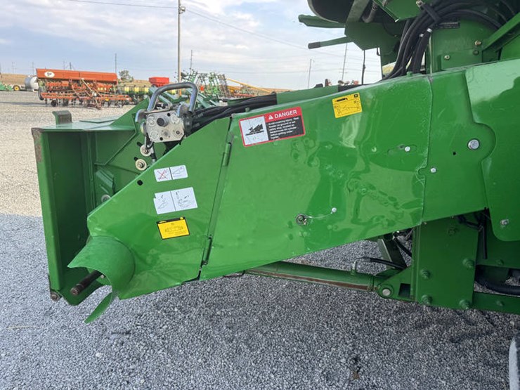 2005-john-deere-9560-sts-image-73