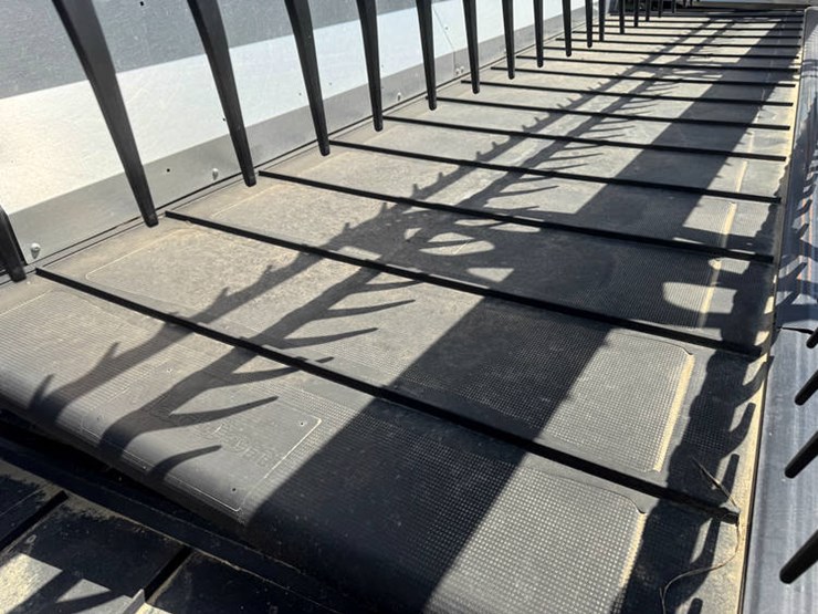 2023-mac-don-fd240-image-39