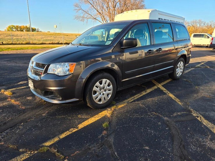 2015-dodge-grand-caravan-image-1