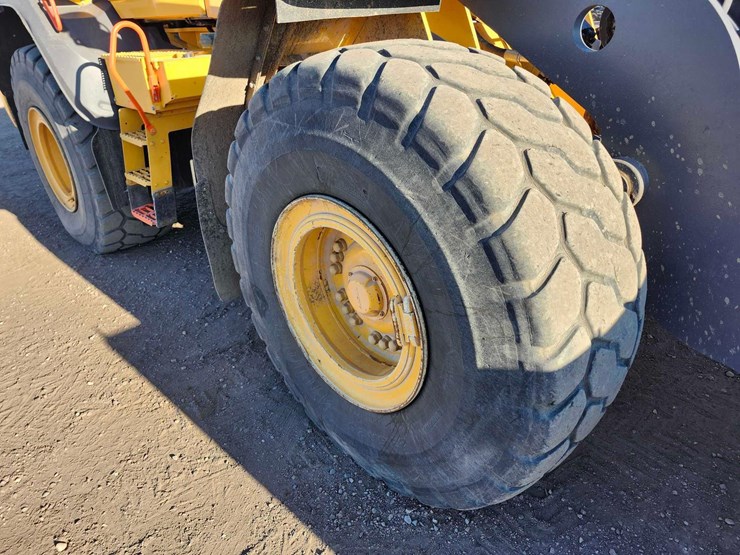 2019-volvo-l110h-image-32