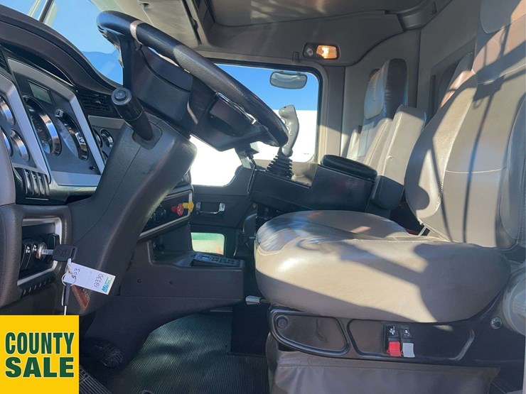 2016-kenworth-t800-image-11