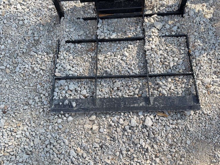 mini-skid-steer-land-leveler-image-1