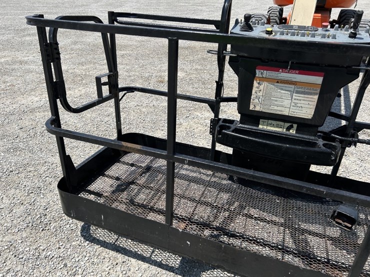 2008-jlg-800a-image-22