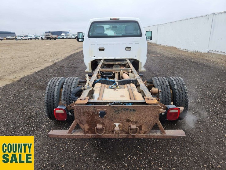 2013-ford-f550-image-25