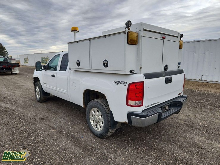 2013-gmc-sierra-2500hd-sle-image-3