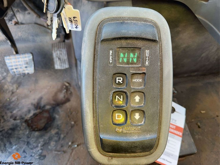 2012-international-7400-image-28