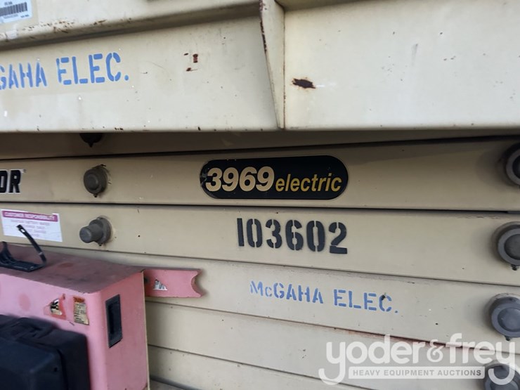 1999-jlg-3969-image-5