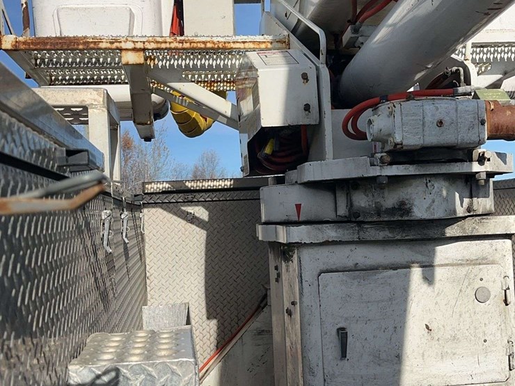 2012-international-7400-image-19