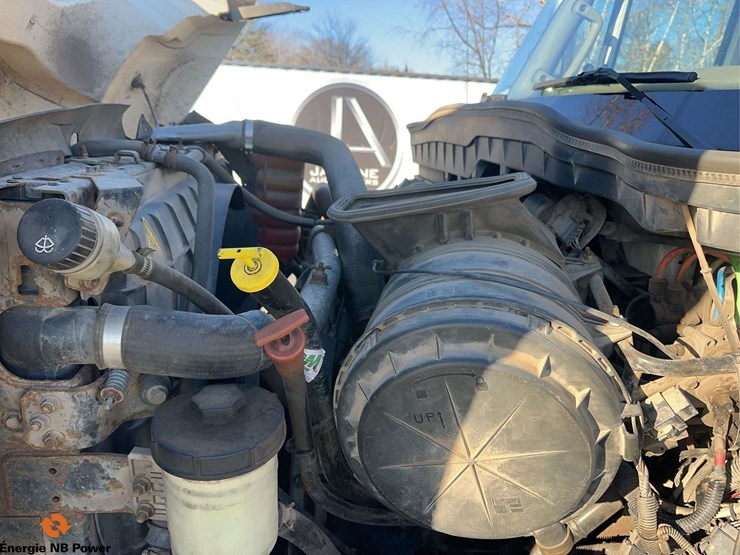 2012-international-7400-image-13