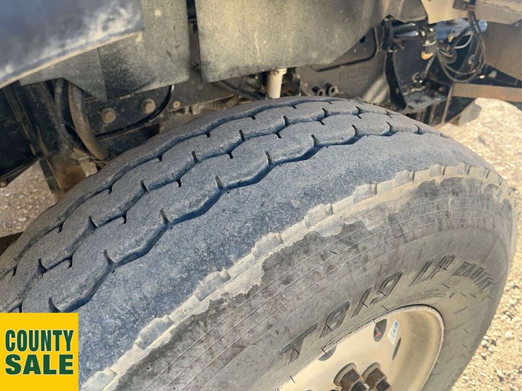 2016-kenworth-t800-image-10