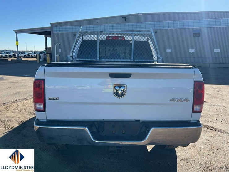 2011-ram-1500-slt-image-16