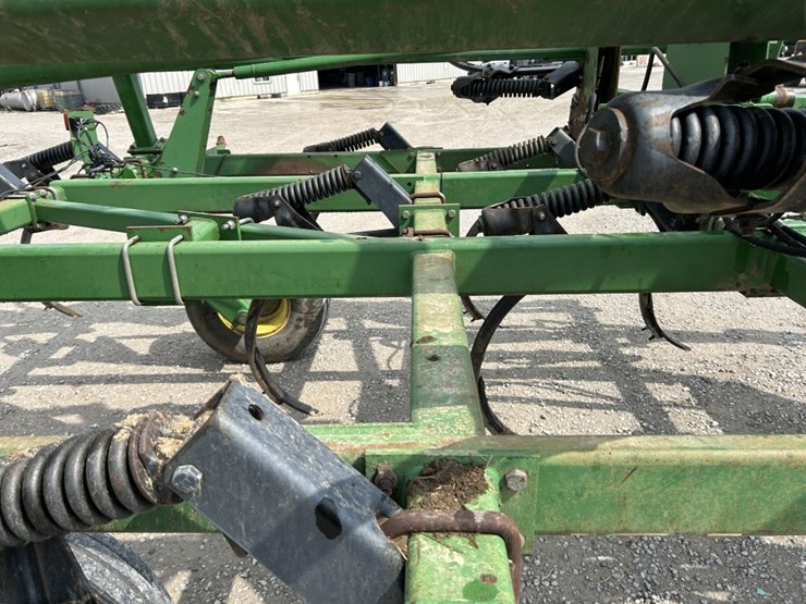 2002-john-deere-2400-image-21