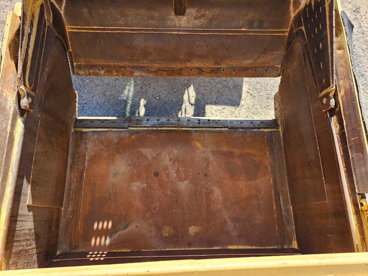 1980-caterpillar-627b-push-pull-scraper-image-36