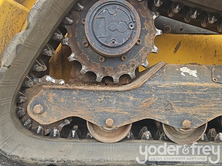 2020-new-holland-c345-image-16